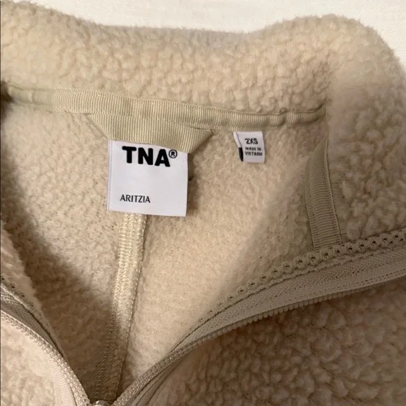 Aritzia TNA Fleece Half Zip - Picture 6 of 7